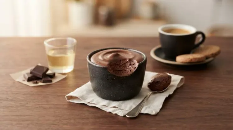 iki-malzemeli-aquafaba-cikolatali-vegan-mousse.jpg
